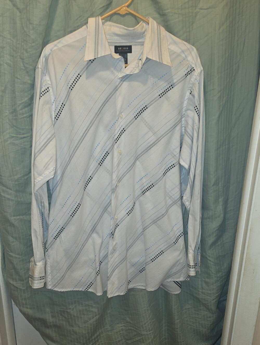 Axcess White and Light Blue Diagonal Stripe Dress Shirt
